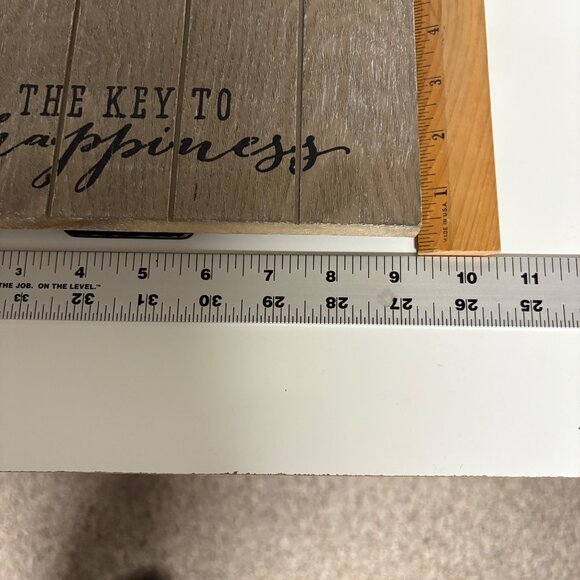 Rustic Wooden Family Photo Clip Board FAMILY IS THE KEY TO HAPPINESS 9" x 7.75" - Picture 3 of 5